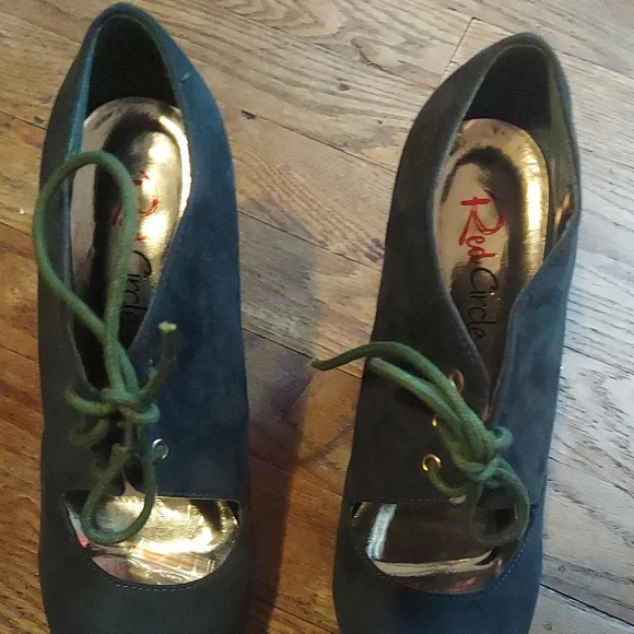 4 For $12 Red Circle Footwear Green Heeled Booties - Picture 6 of 10